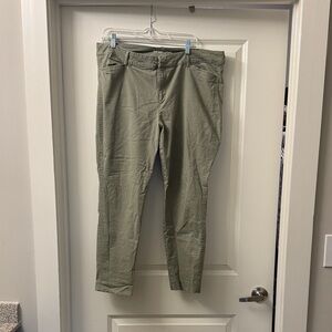 Old Navy Olive Green Chino Pixie Pants